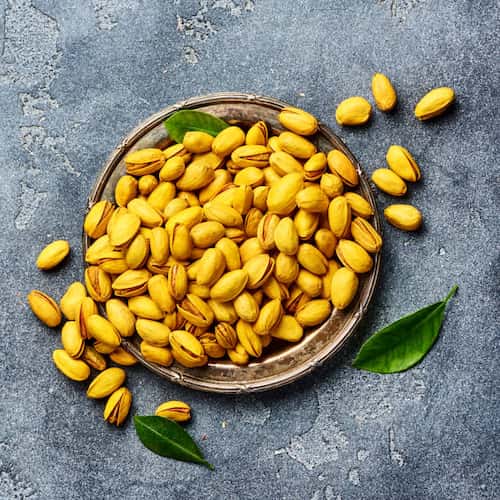پسته اکبری سفید طعم عالی و خوشمزه